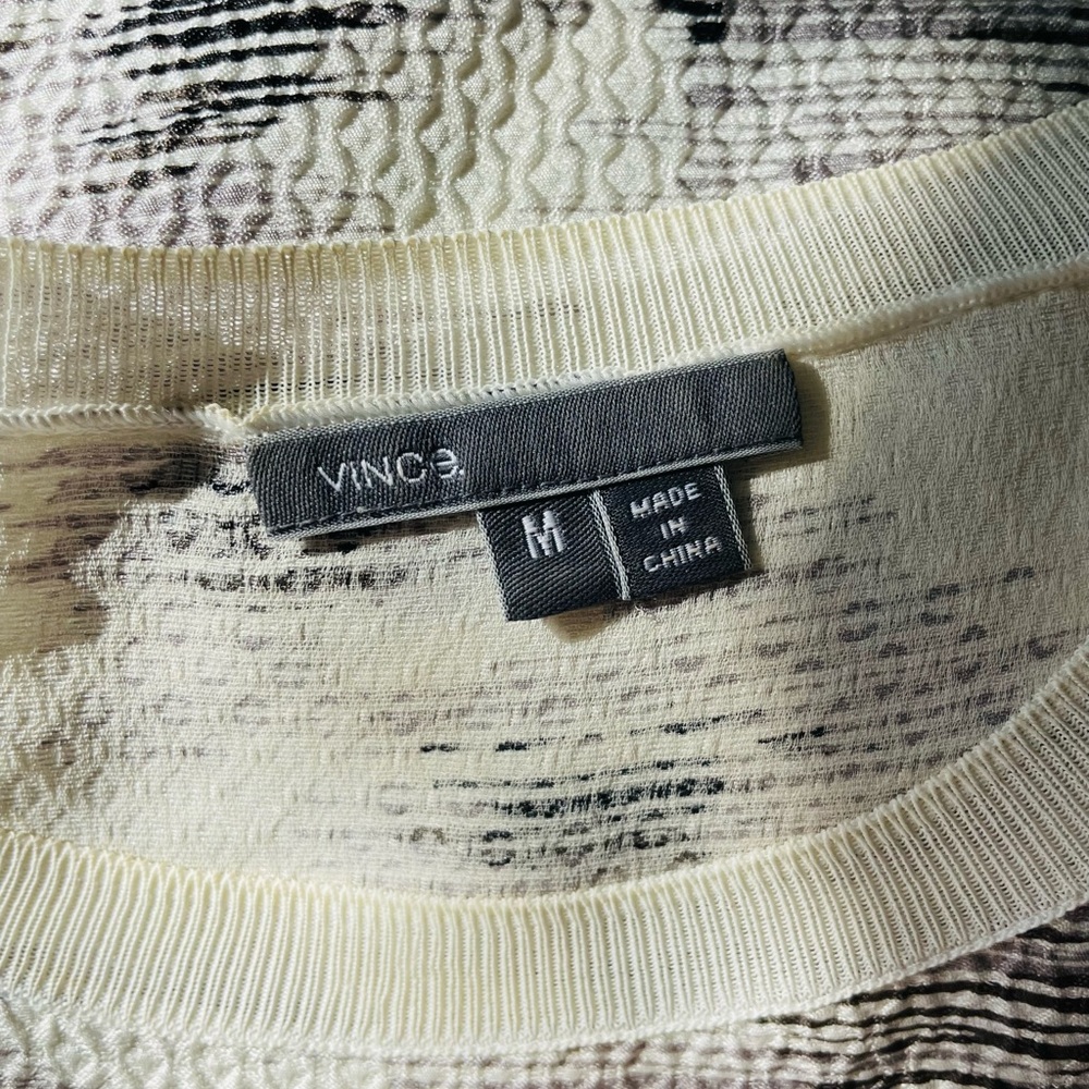 VINCE SILK BLOUSE SIZE MEDIUM - Picture 6 of 10